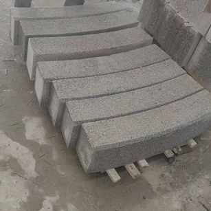 呼伦贝尔芝麻白弧形路牙石