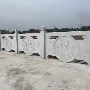 呼伦贝尔芝麻白河道栏杆 石材栏杆
