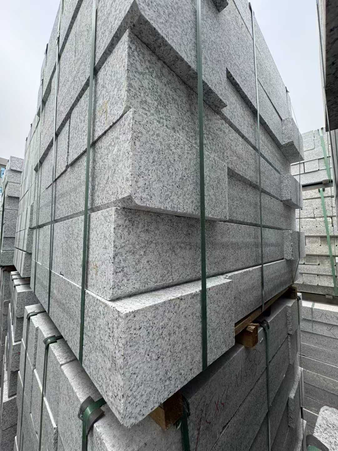 呼伦贝尔芝麻白路牙石 马路牙子