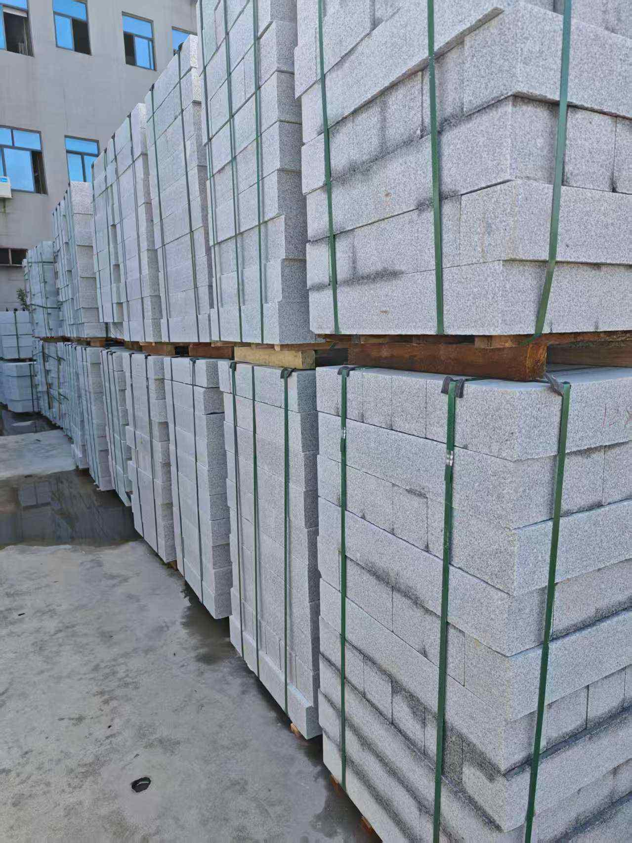 呼伦贝尔芝麻白路牙石，路侧石