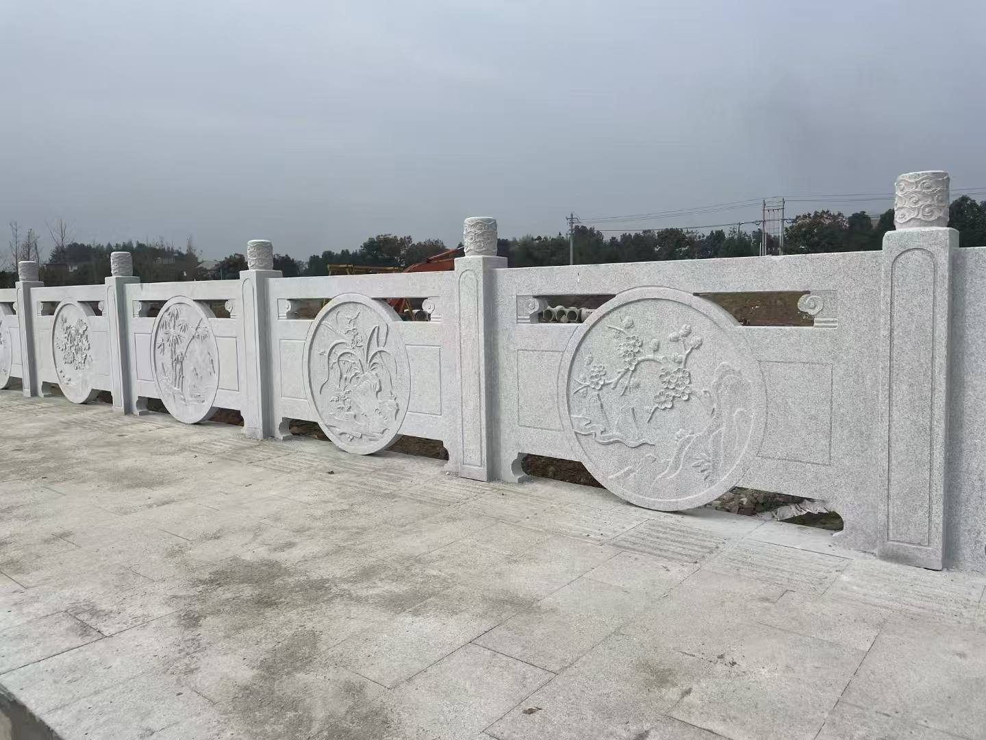 呼伦贝尔芝麻白河道栏杆 石材栏杆