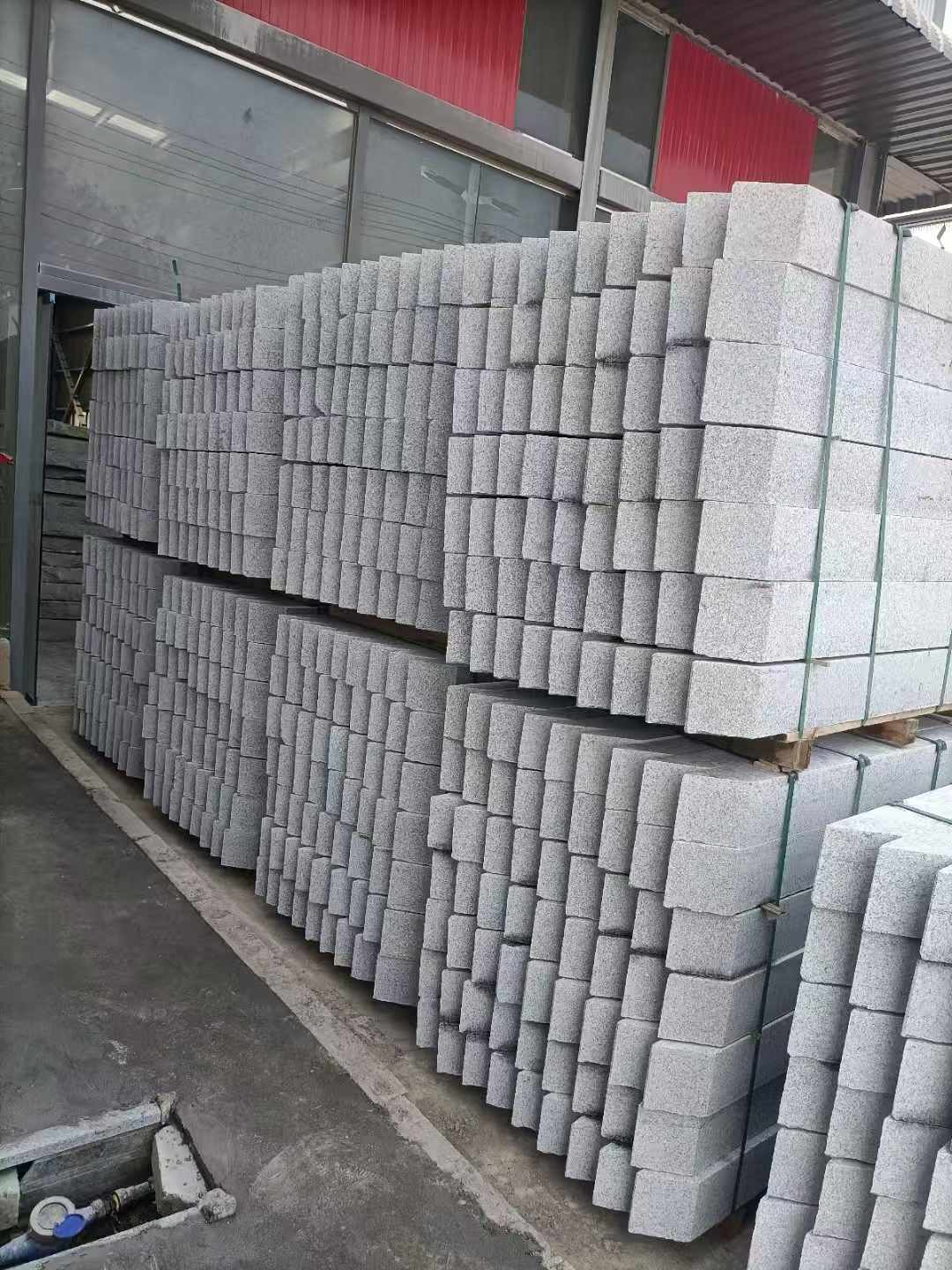呼伦贝尔芝麻白树围石 树池