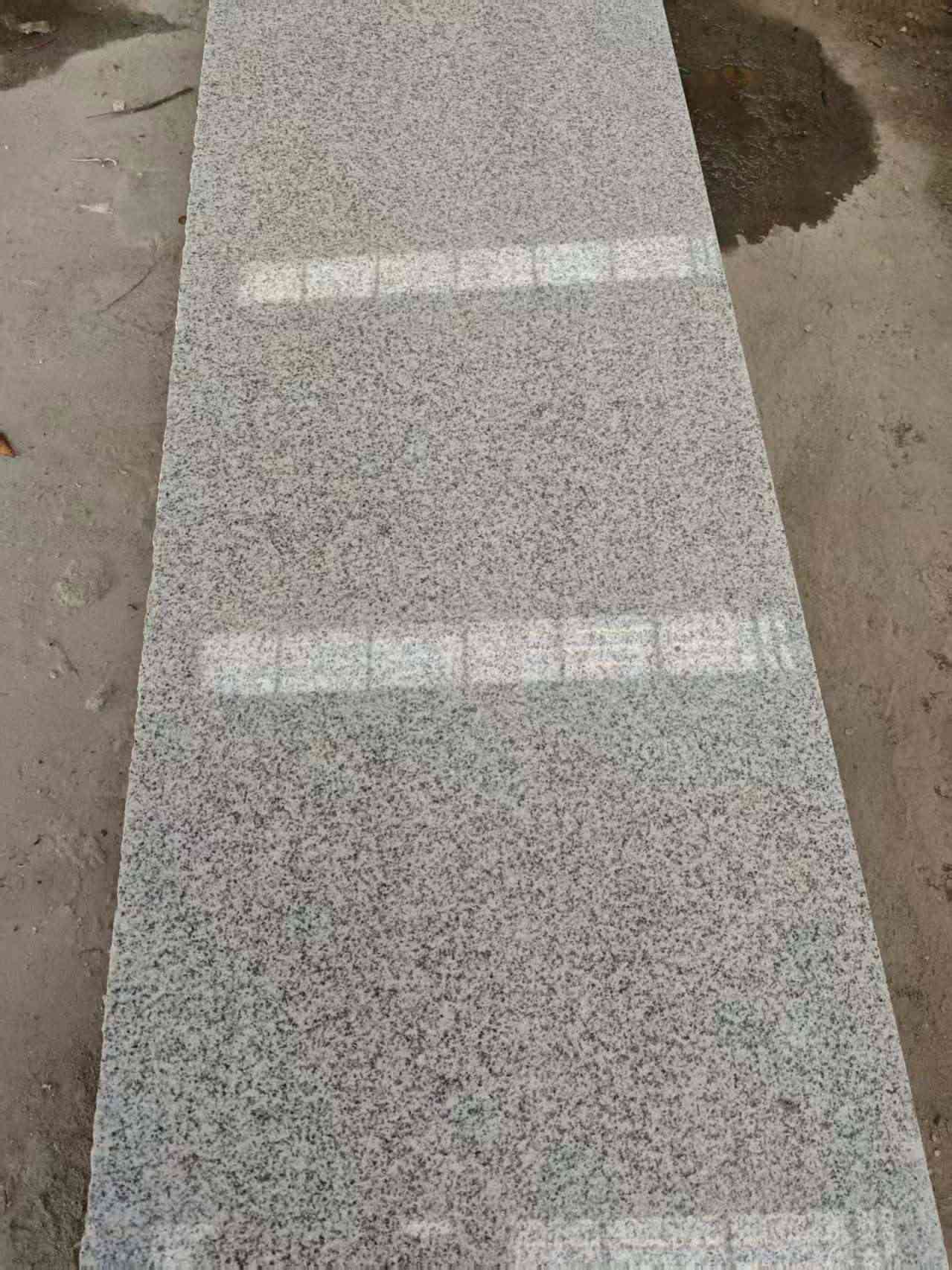 呼伦贝尔芝麻白光面毛板